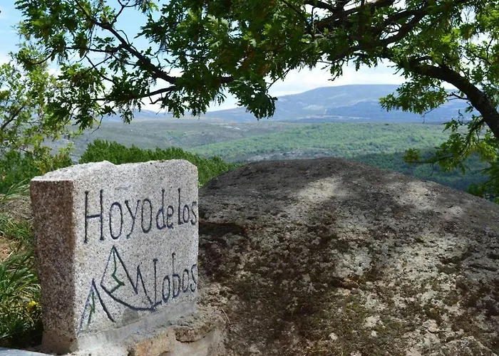 بيت شباب Hoyo De Lobos